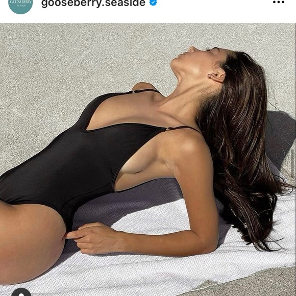 Gooseberry Seaside: So Chic One Piece - Picture 4 of 4